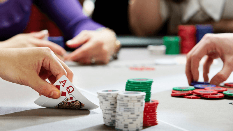 Chơi poker như thế nào?